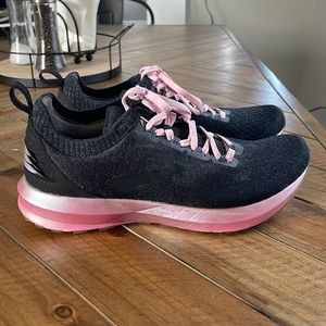 Brooks Levitate 2 LE women’s running shoes